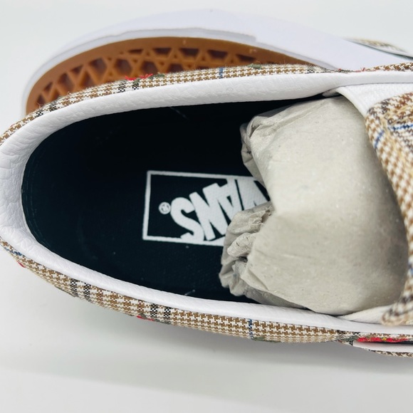 Classic Slip-On Vans - Picture 9 of 16